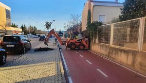 El Ayuntamiento de Cabanillas lleva a cabo una plantación de árboles en las calles Arroyo y Carretera de Marchamalo