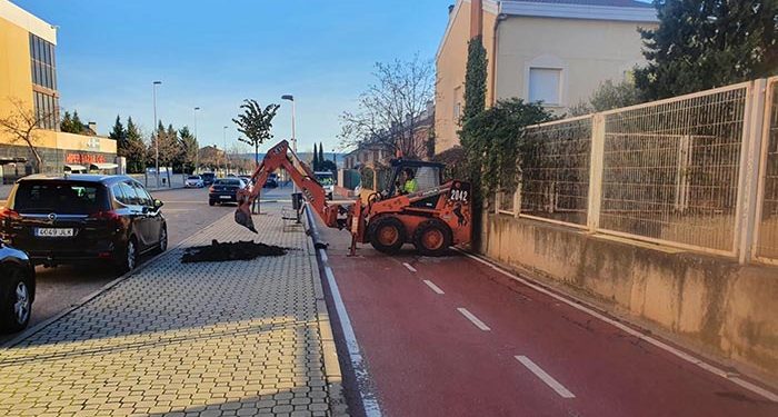 El Ayuntamiento de Cabanillas lleva a cabo una plantación de árboles en las calles Arroyo y Carretera de Marchamalo 1 El Ayuntamiento de Cabanillas lleva a cabo una plantación de árboles en las calles Arroyo y Carretera de Marchamalo