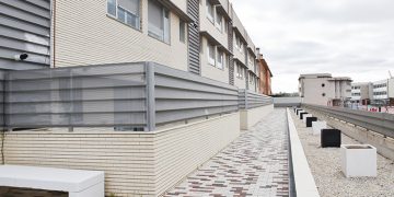 El Gobierno regional amplía en un 37 por ciento las viviendas y familias que se beneficiarán de ayudas de rehabilitación de las zonas comunes de edificios de vivienda