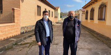 El Gobierno regional colabora con el Ayuntamiento de Alcohujate en la mejora del suministro de energía eléctrica en una urbanización de la localidad