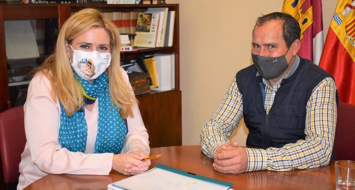 El Gobierno regional está invirtiendo alrededor de 260.000 euros en materia de infraestructuras, empleabilidad e igualdad en Villares del Saz 1 El Gobierno regional está invirtiendo alrededor de 260.000 euros en materia de infraestructuras, empleabilidad e igualdad en Villares del Saz