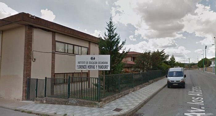 El IES Lorenzo Hervás y Panduro de Cuenca y el IESO Publio Lopez Mondéjar de Casasimarro, premiados por promover la inclusión e innovación educativas 1 El Gobierno regional saca a licitación la mejora de la instalación eléctrica del IES Lorenzo Hervás y Panduro de Cuenca con un presupuesto de 427.000 euros