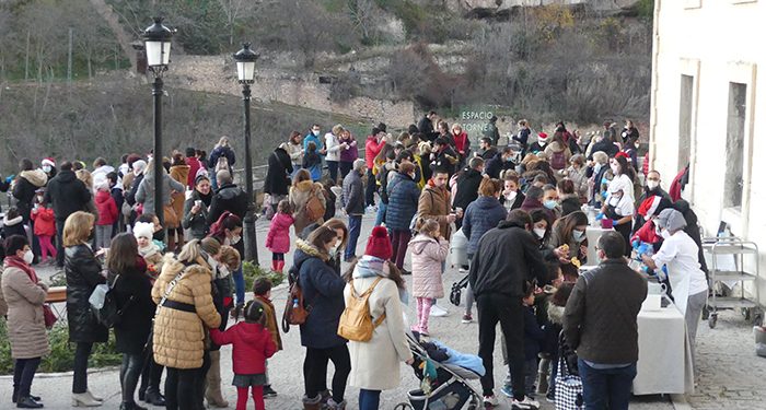 El Parador de Cuenca recauda mil euros a favor de Aldeas Infantiles en su acto solidario navideño