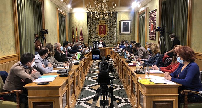 El Pleno del Ayuntamiento de Cuenca rechaza todo el Plan XCuenca y el apoyo al tren convencional