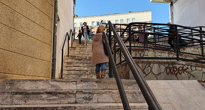 El PP de Azuqueca denuncia problemas de movilidad en la ciudad y espera que el ascensor de la calle Nardo no sea un “nuevo fraude” a los vecinos