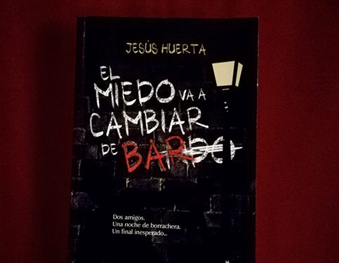 El pub Los Clásicos de Cuenca acoge la segunda presentación de ‘El miedo va a cambiar de bar’, primera novela de Jesús Huerta