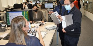 Eurocaja Rural colabora con Down Toledo adquiriendo sus calendarios solidarios 2022