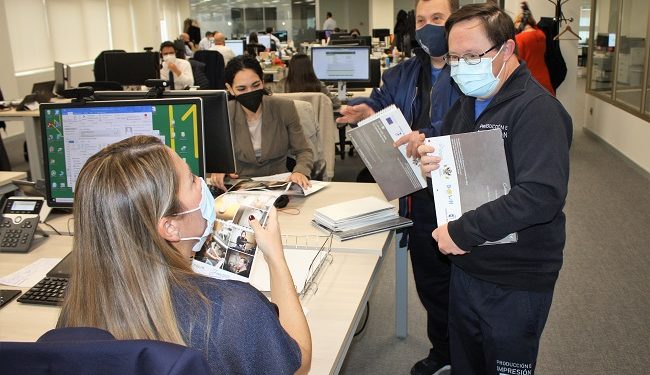 Eurocaja Rural colabora con Down Toledo adquiriendo sus calendarios solidarios 2022 1 Eurocaja Rural colabora con Down Toledo adquiriendo sus calendarios solidarios 2022