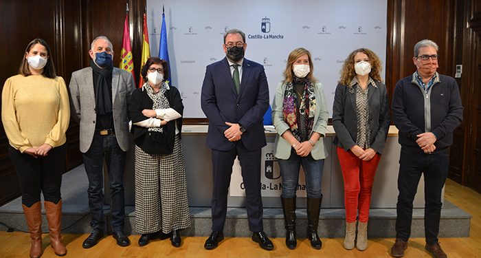 Eusebio Robles: “Cerramos un año de reactivación histórica no solo del Corredor del Henares, sino principalmente del entorno rural de nuestra provincia” 1 Eusebio Robles “Cerramos un año de reactivación histórica no solo del Corredor del Henares, sino principalmente del entorno rural de nuestra provincia”