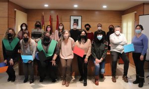 García Salinas y la delegada provincial de Empleo clausuran en Cabanillas la última edición del taller «Recual»