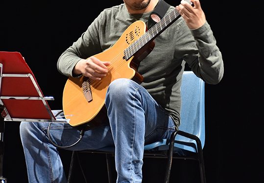 José Luis Serrano presenta su álbum Miradas en Cabanillas 1 José Luis Serrano presenta su álbum Miradas en Cabanillas