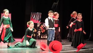 La Escuela de Danza de Cabanillas roza el lleno con su Festiva de Navidad