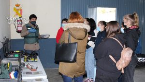 La Guardia Civil de Cuenca recibe la visita de alumnos de la UCLM