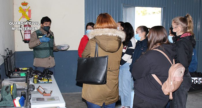 La Guardia Civil de Cuenca recibe la visita de alumnos de la UCLM 1 La Guardia Civil de Cuenca recibe la visita de alumnos de la UCLM