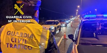 La Guardia Civil de Guadalajara investiga a un conductor que provocó un accidente por el cual una mujer abortó debido a las lesiones