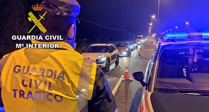 La Guardia Civil de Guadalajara investiga a un conductor que provocó un accidente por el cual una mujer abortó debido a las lesiones 1 La Guardia Civil de Guadalajara investiga a un conductor que provocó un accidente por el cual una mujer abortó debido a las lesiones