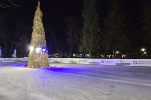 La pista de hielo instalada en Navilandia permanecerá abierta hasta el 30 de enero