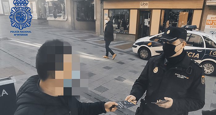 La Policía Nacional da las claves para hacer las compras de Navidad más seguras