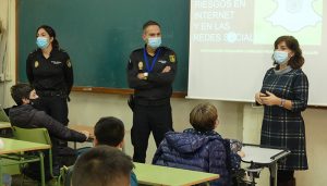 La subdelegada del Gobierno de Guadalajara destaca la importancia de formar a los menores en el uso seguro de Internet y redes sociales