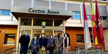 Los doce jóvenes que se están formando en el Centro Joven de Cuenca dentro del programa de Garantía Juvenil sobre instalaciones deportivas iniciarán sus prácticas en enero en los pabellones municipales