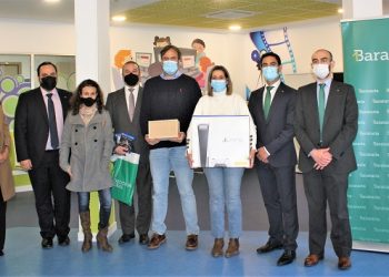 Los empleados de Eurocaja Rural donan una consola al Hospital Nacional de Parapléjicos