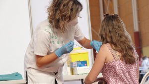 Los menores de entre 11 y 9 años del CEIP ‘Isaac Albéniz’ de Cuenca y el CEIP ‘Las Lomas’ y el CEIP ‘Parque de la Muñeca’ de Guadalajara serán los primeros en vacunarse