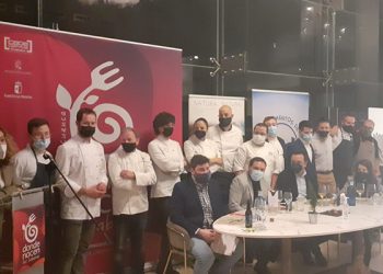 Más de treinta comensales se dan cita en la cena solidaria de Donde Nacen los Sabores a favor del Banco de Alimentos de Cuenca