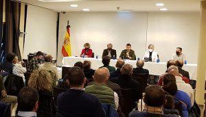 Más de un centenar de simpatizantes de VOX se dan cita en una reunión prenavideña