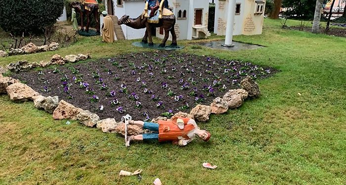 Nuevos destrozos en el Belén de la plaza de la Hispanidad de Cuenca 1 Nuevos destrozos en el Belén de la plaza de la Hispanidad de Cuenca