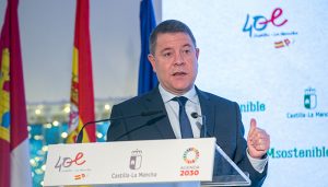 Page saca (mucho) pecho El paro ha bajado un 31% en Castilla-La Mancha desde que gobierna