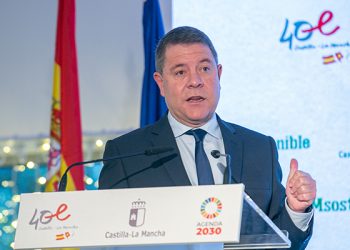 Page saca (mucho) pecho El paro ha bajado un 31% en Castilla-La Mancha desde que gobierna