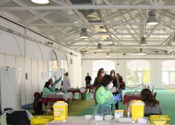 Sanidad organiza una nueva vacunación sin cita previa en “La Hípica” para los menores de 60 años que recibieron la vacuna de AstraZeneca