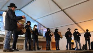 Tarde de ronda en Cabanillas con villancicos tradicionales, migas, chorizo y caldo