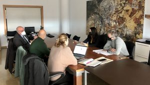 Urbanismo recoge las aportaciones de arquitectos y aparejadores para los pliegos del edificio del Mercado de Cuenca y del muro de Ramiro de Maeztu