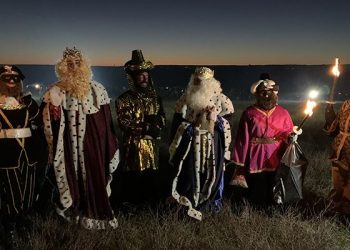 Vuelve la magia al cielo de Alarilla: vuelve la cabalgata aérea de los Reyes Magos