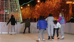Ya está abierta la Pista de Hielo de la Plaza del Pueblo de Cabanillas
