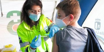 Ya son más de 20.000 los menores de entre 9 y 11 años vacunados en Castilla-La Mancha con la primera dosis contra el COVID-19