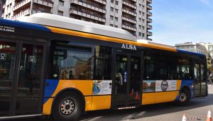 Desde esta tarde y durante una semana estará suspendida la parada de autobús de la calle Francisco de Paula Barrera
