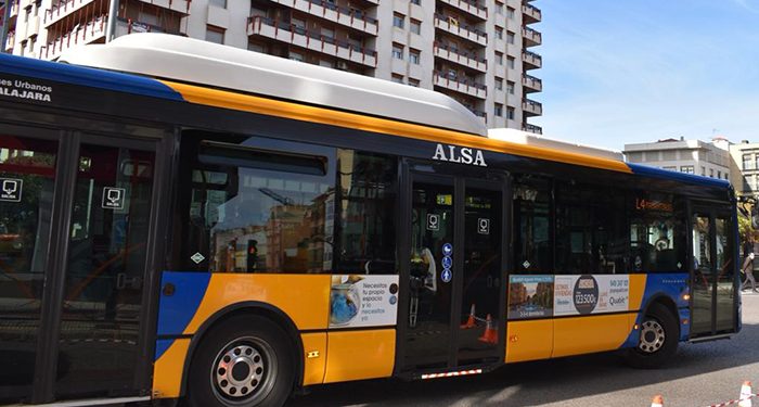 Desde esta tarde y durante una semana estará suspendida la parada de autobús de la calle Francisco de Paula Barrera