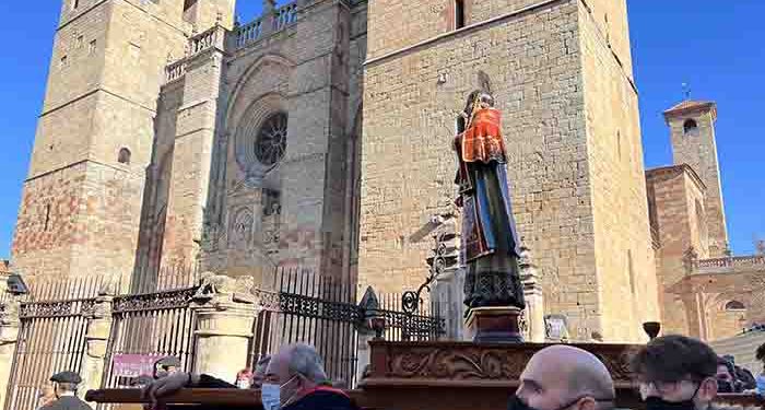 Dos años después, San Vicente volvía a procesionar por las calles de Sigüenza
