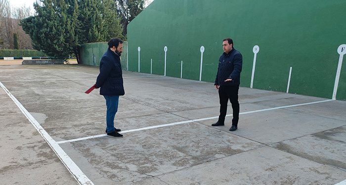 El Ayuntamiento de Huete renovará el suelo del frontón municipal 1 El Ayuntamiento de Huete renovará el suelo del frontón municipal