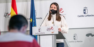 El Gobierno regional actualiza las condiciones básicas de los centros de atención especializada para personas mayores