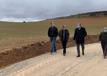 El Gobierno regional concluye las obras de mejora del firme del camino rural que une Salmerón con Valdeolivas El Gobierno regional concluye las obras de mejora del firme del camino rural que une Salmerón con Valdeolivas