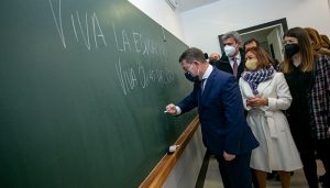 El Gobierno regional lleva destinados más de 300 millones de euros a prevenir los efectos de la Covid en las aulas en los dos últimos años