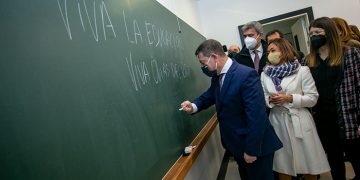 El Gobierno regional lleva destinados más de 300 millones de euros a prevenir los efectos de la Covid en las aulas en los dos últimos años