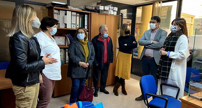 El Gobierno regional reconoce la labor de los centros de la Mujer con el ‘Premio a las Buenas Prácticas en igualdad de género y contra la violencia machista’ 1 El Gobierno regional reconoce la labor de los centros de la Mujer con el ‘Premio a las Buenas Prácticas en igualdad de género y contra la violencia machista’