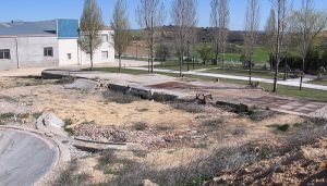 El Gobierno regional saca a licitación la venta en subasta pública del inmueble para la construcción de la residencia de mayores de San Lorenzo de la Parrilla