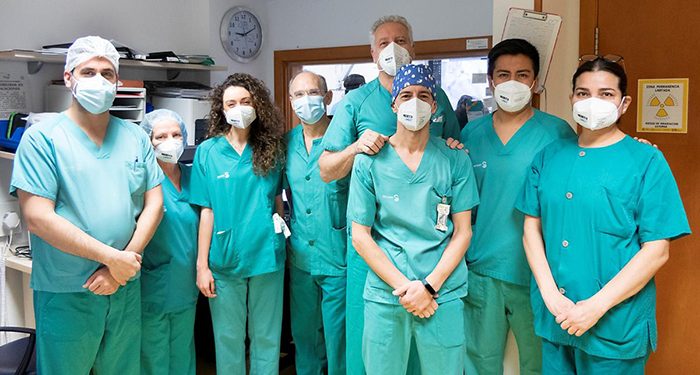 El Hospital de Guadalajara, pionero en el uso de un nuevo dispositivo para la monitorización prolongada de pacientes con sospecha de arritmias cardiacas