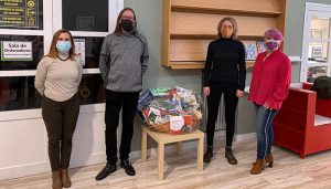 Entregada la gran «Cesta Literaria de Navidad» que ha sorteado la Biblioteca de Cabanillas