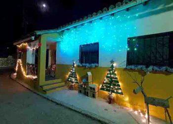 Entregados en Almonacid de Zorita los premios a la fachada navideña mejor decorada y a la fotografía del año 2021